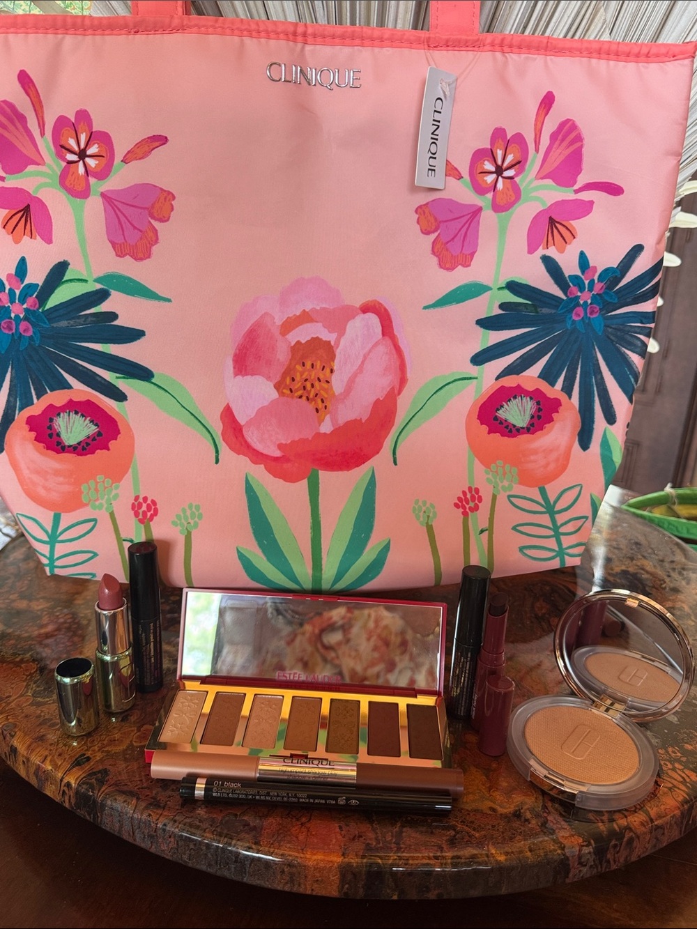 Clinique Floral Tote & 8 Piece Makeup Set
